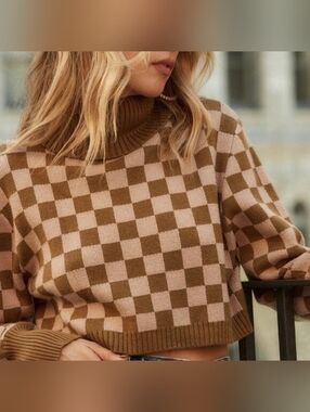 12th Tribe Checkerboard Turtleneck Crop Sweater - Army Green And Tan
